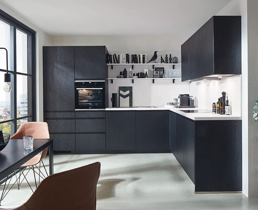 KUBE Structura modern kitchen in Nero Oak Reproduction with white worktop